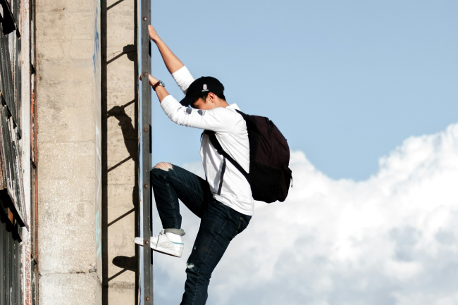 Skill Up! Your Guide to Thriving in the New Job Market (with a Skill-Matching Twist!)